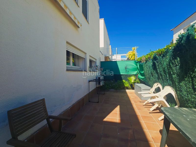 Foto b4f9b731-0d3e-4119-a2b9-d50abc5675c7. Casa adossada amb piscina a Covamar Salou