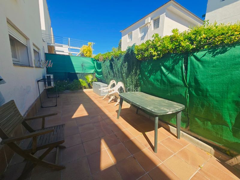 Foto f071f64a-0b0e-4be3-b704-2e317d9d96dd. Casa adossada amb piscina a Covamar Salou