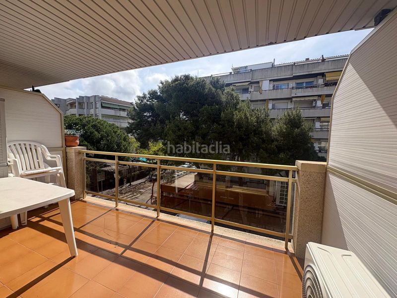 Foto a3740e9c-5133-4fa1-baff-0531adc2764f. Pis amb piscina a Mar i Camp - Platja dels Capellans Salou