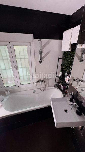 Foto 8b1349d6-7011-4646-8c46-d7a09c768987. Casa adossada amb calefacció a Puerta Bonita Madrid
