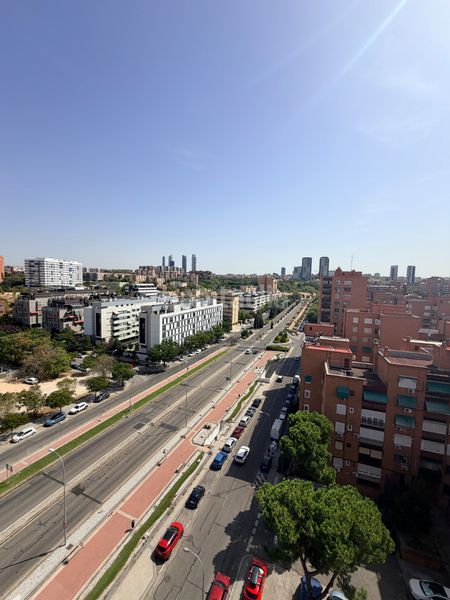Foto ac6dce18-23bd-4221-ac46-53d22ee62167. Pis amb calefacció a Valdezarza Madrid