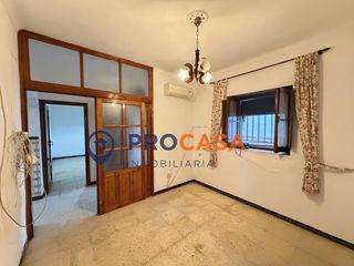 House  Licenciado a. castillo. Casa para reformar en los molares