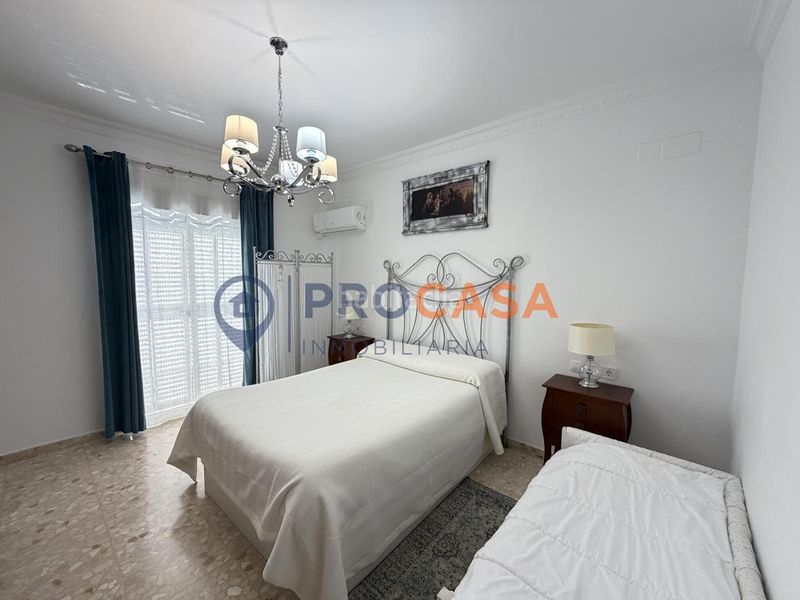 Foto 62d0f844-2c49-459f-814a-c9a5a159fbbd. Casa a Salesianos Utrera