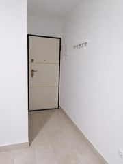 Location Rez-de-chaussée  Carlos haya blq 2 bajo a. Alquila bajo