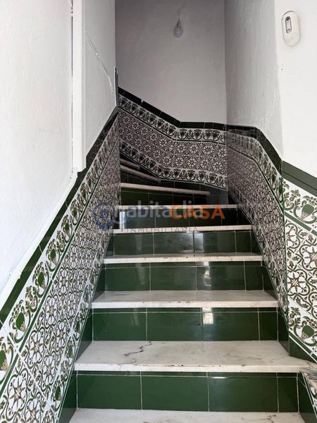 Foto 1259bf5f-00fa-4a24-927e-996ae730baed. Edificio in Centro Utrera