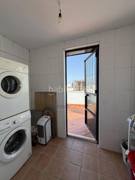 Foto 0bc0e62f-06dd-49ba-8dc0-41ce5a4e3326. Dúplex a Salesianos Utrera