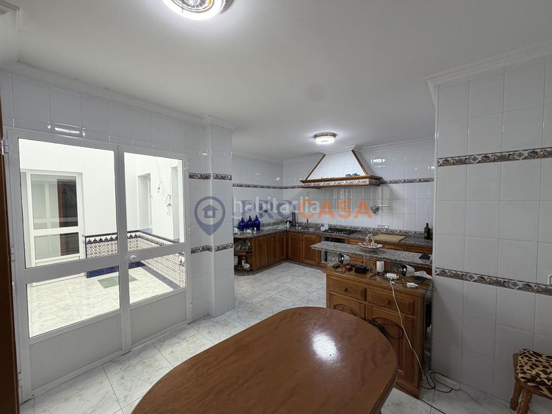 Foto 57489d0f-b3c6-48a2-b390-44115da69f82. Edifici a Montellano