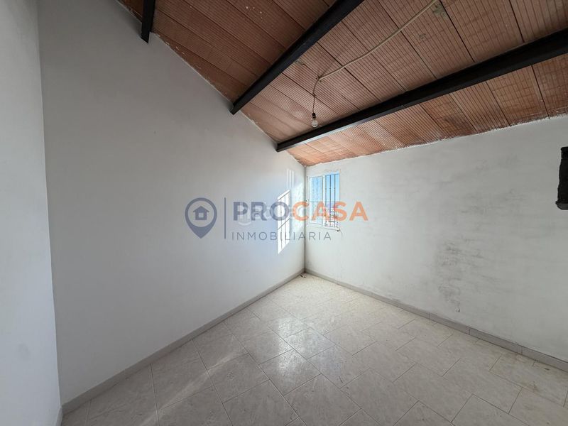 Foto ca79427b-de02-40fc-a681-a128a320779c. Edifici a Montellano