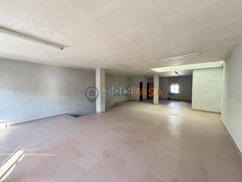 Foto d426163c-605c-48a9-94e4-7c27f7a81578. Edifici a Montellano