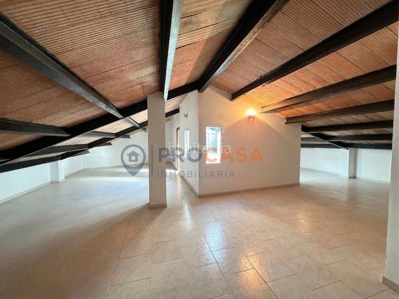 Foto db79cd09-ed09-4603-8448-5dbe28a1e6b9. Edifici a Montellano