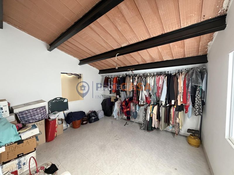 Foto f7e11411-7d6c-4796-912c-4eb596498fee. Edifici a Montellano