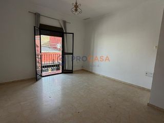 Pis  Calle de parpagon. Piso independiente en la gordilla