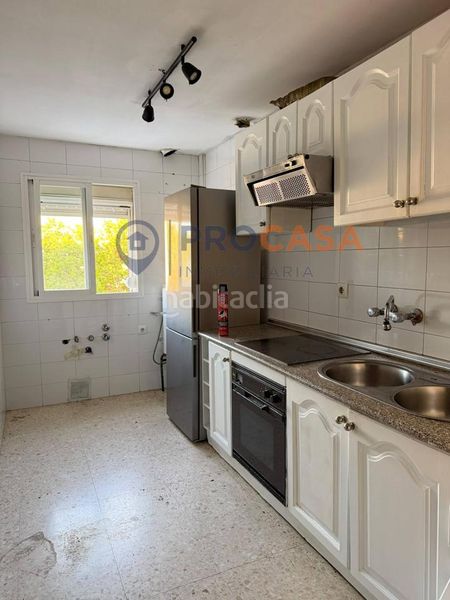 Foto 06b3492a-c6b2-4235-a358-cce409a27954. Piso  con ascensor, garaje y trastero en Estación - La Fontanilla - El Tinte Utrera