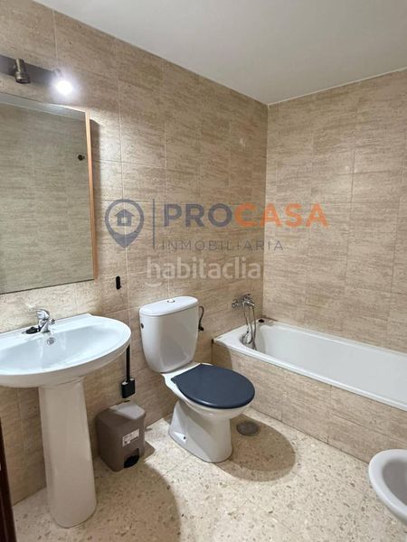Foto 8c1305fb-9b78-4d6c-b059-ea1283eed1d8. Piso  con ascensor, garaje y trastero en Estación - La Fontanilla - El Tinte Utrera