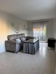 Flat  Avenida dolores ibárruri. Piso con ascensor, garaje y trastero