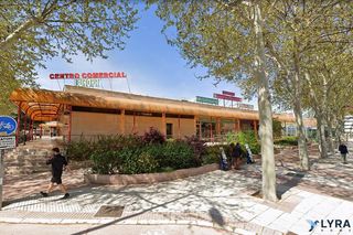 Local Comercial a Avenida de europa 2. Oportunidad para inversores local en rentabilidad con inquilino