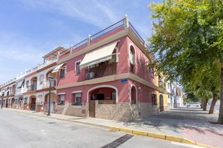 Reihenhaus in Calle fernando martin 2. Espectacular adosado en guillena