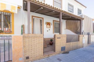 Reihenhaus in Calle condor 29. Precioso adosado vpo recien reformado listo para entrar a vivir