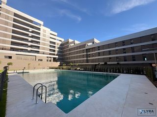 Pis a Calle del aire 10. Piso de lujo en tomares alto coworking, gym y vistas al zaudín