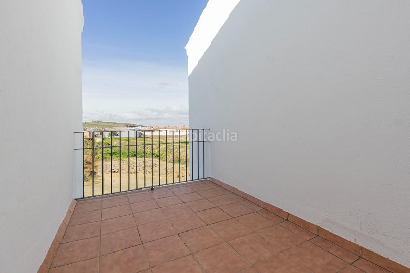 Foto cea05b23-0ac3-4b72-aad7-6cb98ce73c31. Semi detached house in calle calle de las pilas in Palma del Condado (La)