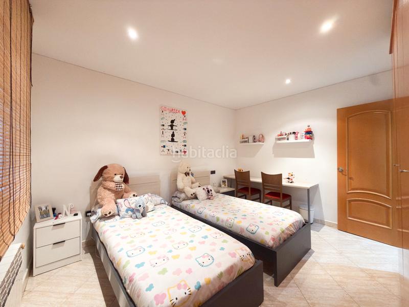 Foto 6b44fd5f-3d09-4ab8-9123-e25109ec53bb. Xalet amb xemeneia calefacció aparcament piscina a Sentmenat