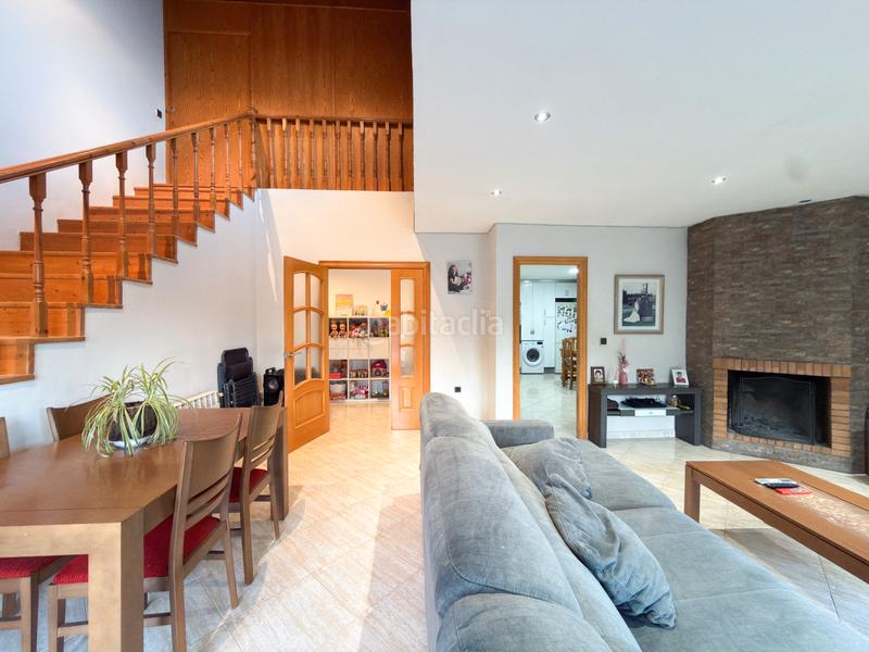 Foto edceb99d-7eae-4d57-8bb3-754abf1fb28f. Xalet amb xemeneia calefacció aparcament piscina a Sentmenat