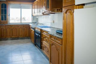 Piso en Flores de Sil - La Placa. Se vende amplio y luminoso piso en flores del sil