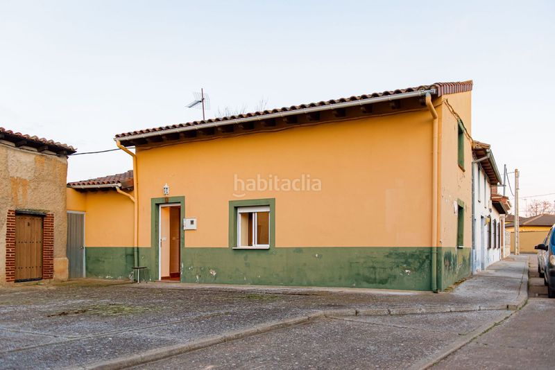 Foto ee51ab0b-fbff-43c6-985d-b6818a1ca332. Casa a Villaornate y Castro