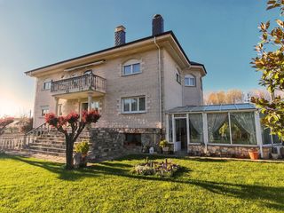 House en Albares. Se vende espectacular mansi�n en el bierzo