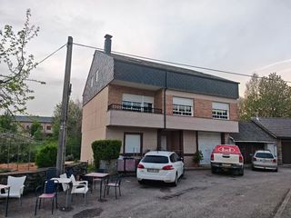 House in Villagatón. Se vende amplia casa con gran potencial