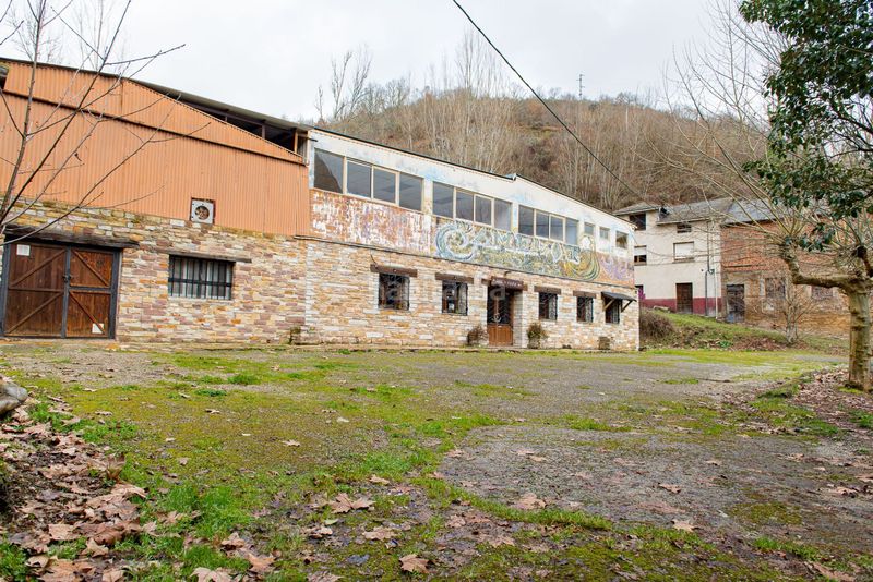 Foto 4f7c9d90-c39e-459a-b42b-f266ffd18915. Casa a Vega de Valcarce