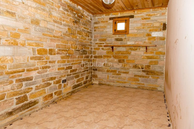 Foto ecdad4dc-ff22-4c60-b890-403cb3d2544d. Casa a Vega de Valcarce