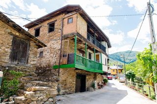 Casa en �rea Rural Sur. Se vende aut�ntica casa de piedra berciana a un paso de ponferra