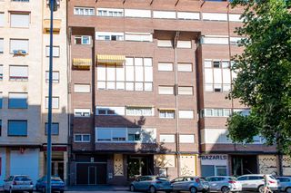 Etagenwohnung en Zona Alta. Se vende luminoso piso con ascensor en la avenida am�rica