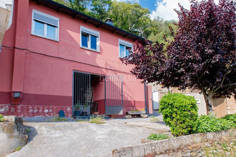 Foto 6b6aed20-e6a9-42f5-9897-6a1350e386c2. Casa amb calefacció a Vega de Valcarce