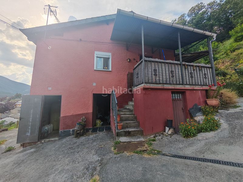 Foto ac17b1f6-b985-4098-b9bd-9a2cd508d63f. Casa amb calefacció a Vega de Valcarce