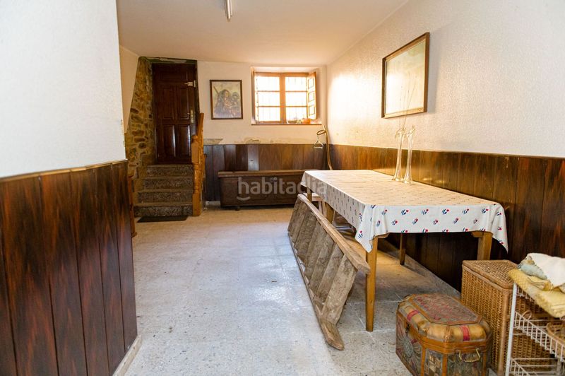 Foto 1080e7c0-e4f5-4e4f-9e29-2c3897dd80b3. Casa a centro a Vega de Espinareda
