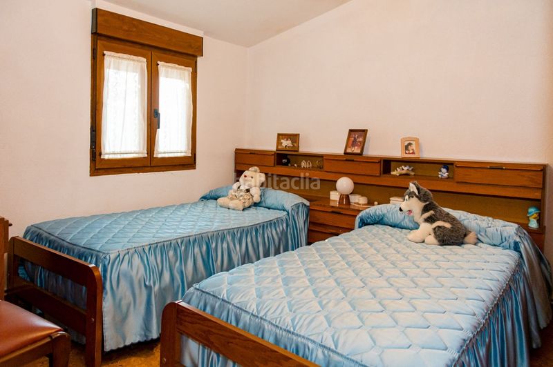 Foto c4eadd7c-ea59-4bc3-9674-5b5c07b0cacf. Casa a centro a Vega de Espinareda