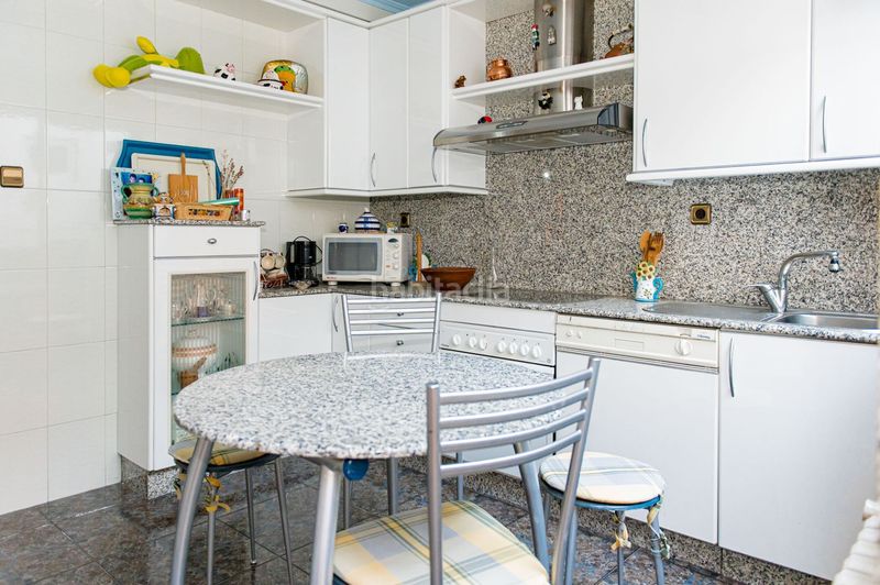 Foto d0bd98f0-c5dc-46cd-bbd1-bd46c9a8af15. Casa a centro a Vega de Espinareda