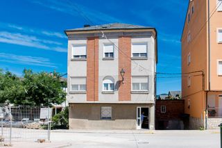 Flat en Cacabelos. Se vende ampl�simo piso reformado en cacabelos!