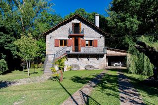 House in Cabrillanes. Un molino con alma. una propiedad única donde la historia sigue