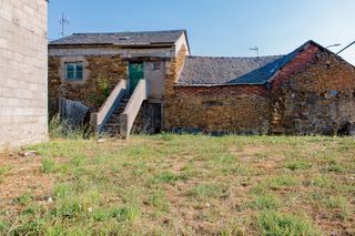 Casa a Fabero. Si tuviera que recomendar una casa de piedra para restaurar... p