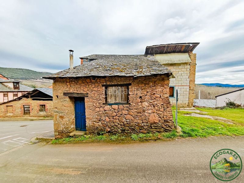 Foto 23ee3b62-28e7-4ac4-9ea3-d07b03f04a84. Casa adossada a Bembibre