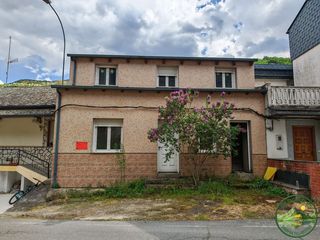 Semi detached house in Puente de Domingo Flórez. Chalet sin terminar en castroquilame, la cabrera.