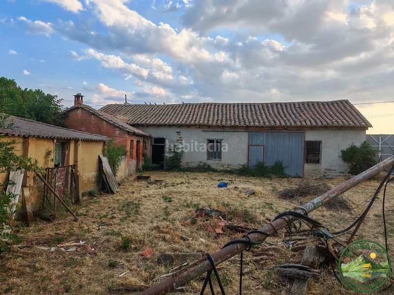 Foto c97edd2a-6762-4a76-9c9a-ae18efb13b12. Casa adossada a Astorga