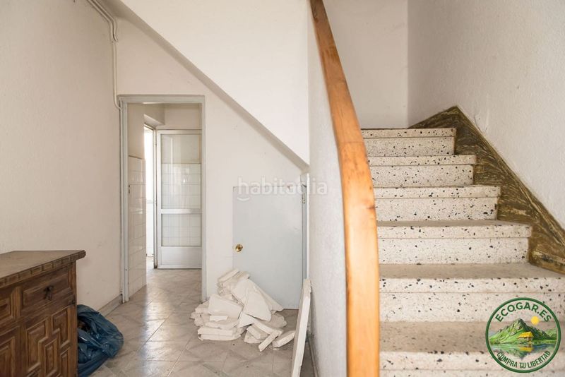 Foto aa9b4bea-c8b5-4e69-a1a1-4720b7a3f2c1. Casa adossada amb calefacció a Villadecanes