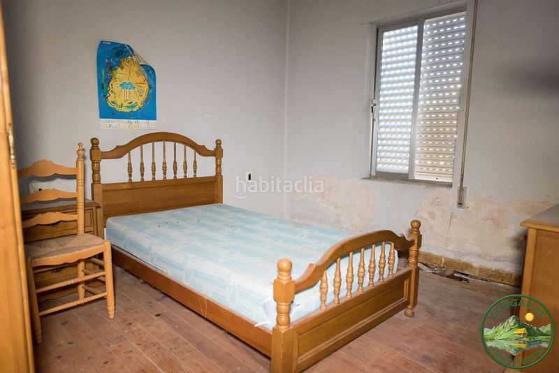 Foto d4ce827b-bd80-47c0-8039-292e66c22dfc. Casa adossada amb calefacció a Villadecanes