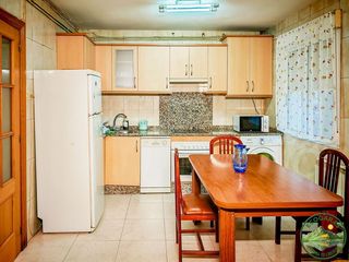 Flat in Centro. Se vende piso en ponferrada, ubicado entre ponferrada y flores d