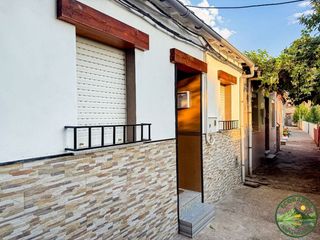 Chalet en Fabero. Se vende amplia casa en fabero, la capital de las cuencas minera