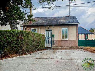 Chalet à Flores de Sil - La Placa. Se vende casita de planta baja en flores del sil